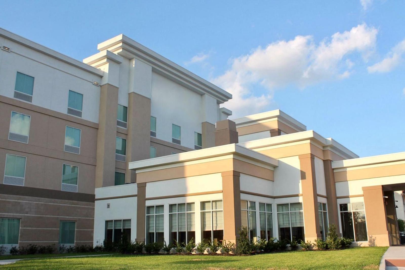 Kozy Hotel Houston North Westfield Exterior photo