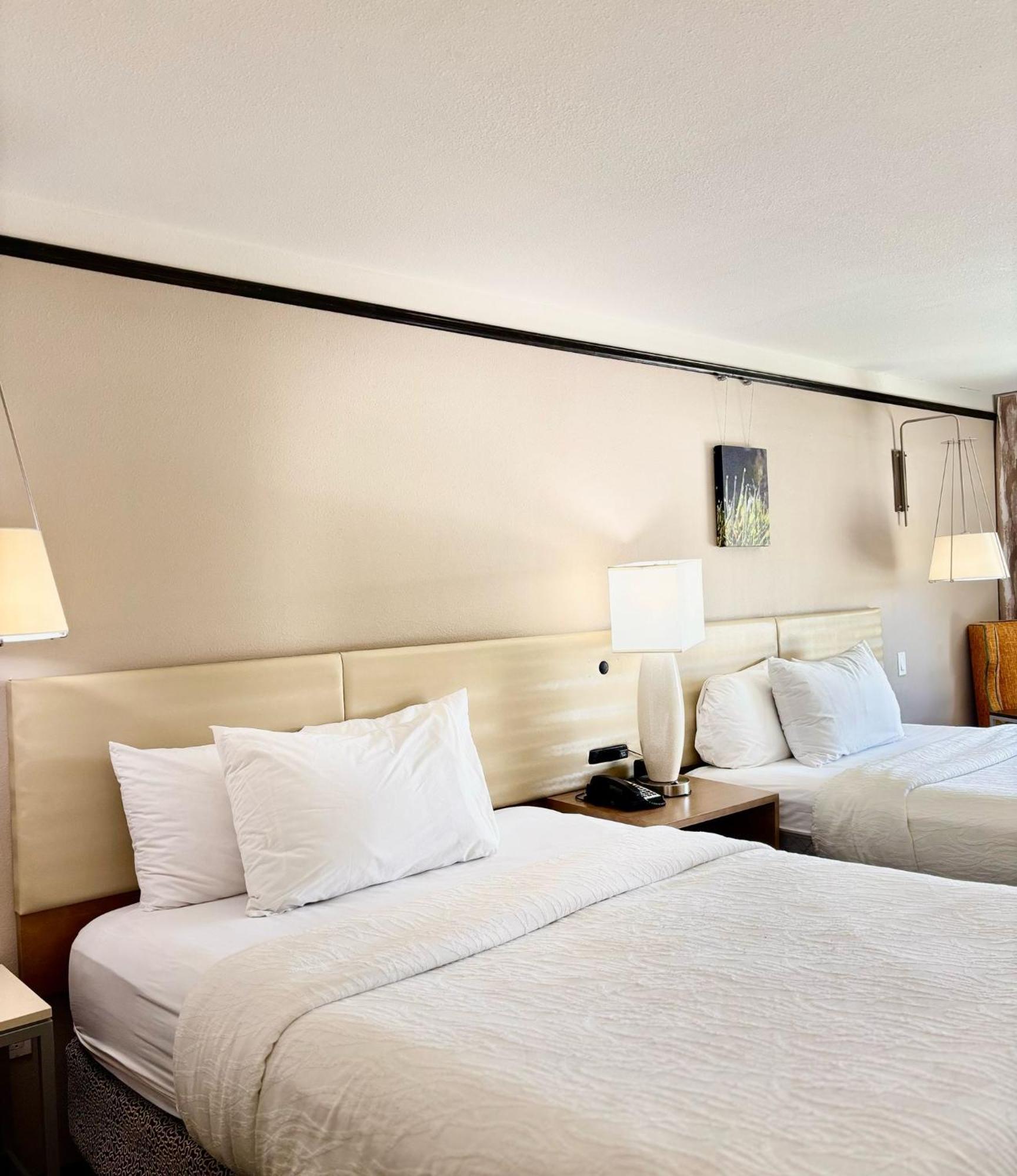Kozy Hotel Houston North Westfield Exterior photo